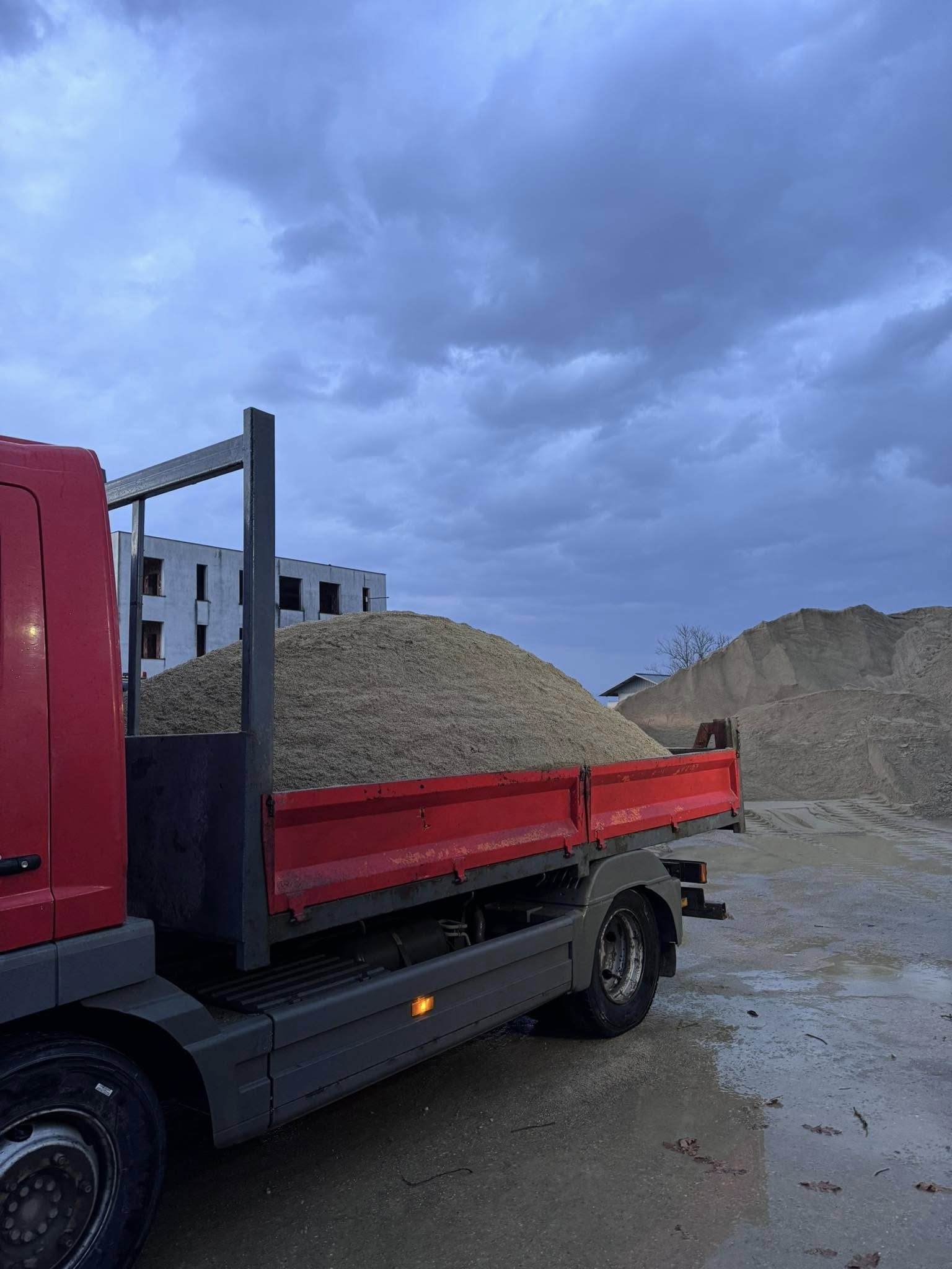 CCD: Transportam Nisip, Agregate, Pietris, Pamant